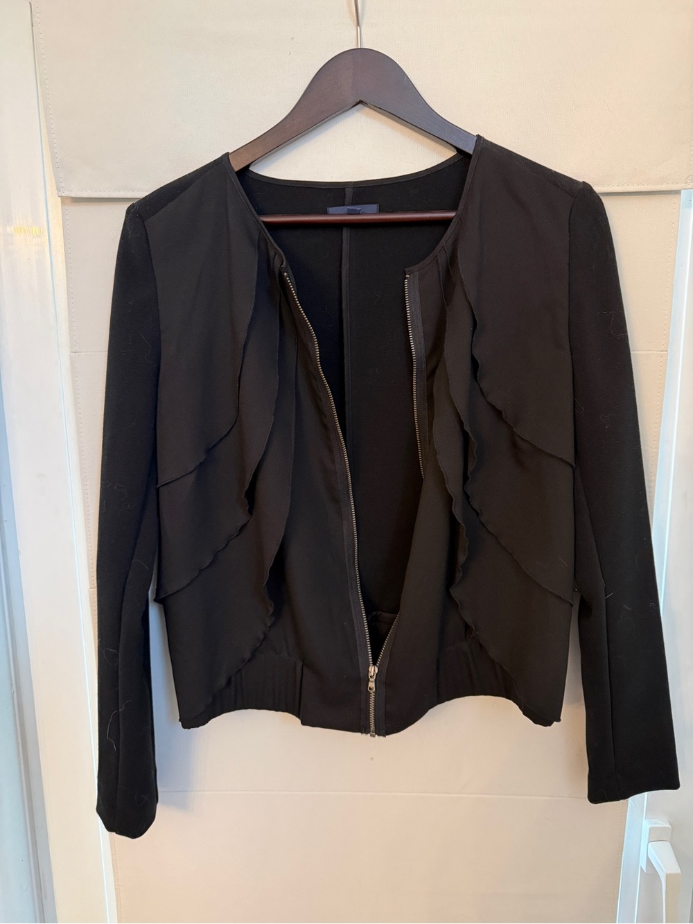 Gap - Chic Black Ruffle Zip-Front Jacket - Picture 2 of 4